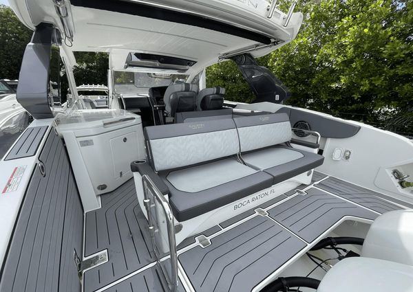 Galeon 325 GTO image