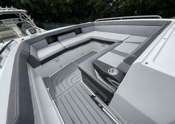 Galeon 325 GTO image