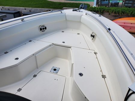 Robalo R260 Center Console image