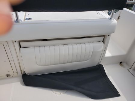 Robalo R260 Center Console image