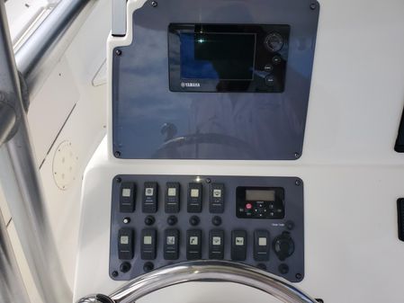 Robalo R260 Center Console image