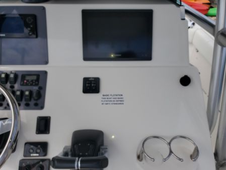 Robalo R260 Center Console image