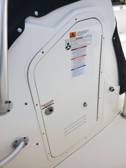 Robalo R260 Center Console image