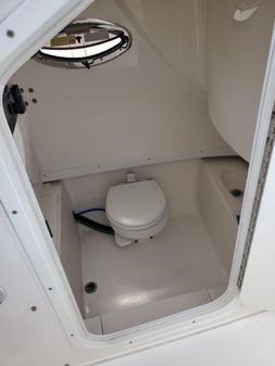 Robalo R260 Center Console image