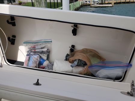 Robalo R260 Center Console image