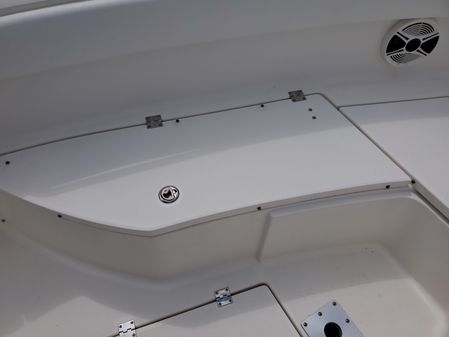 Robalo R260 Center Console image