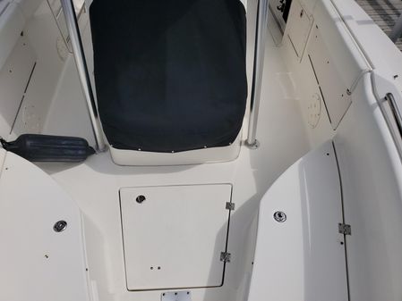 Robalo R260 Center Console image