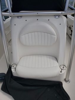 Robalo R260 Center Console image