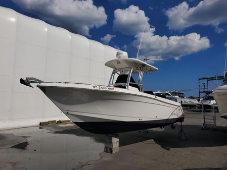 Robalo R260 Center Console image