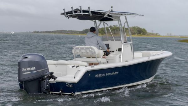 Sea Hunt Ultra 211 