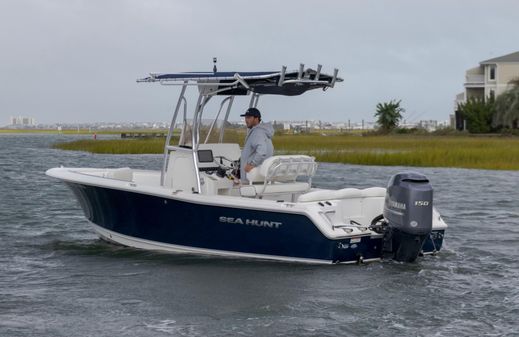 Sea Hunt Ultra 211 image