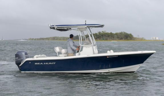 Sea Hunt Ultra 211 image