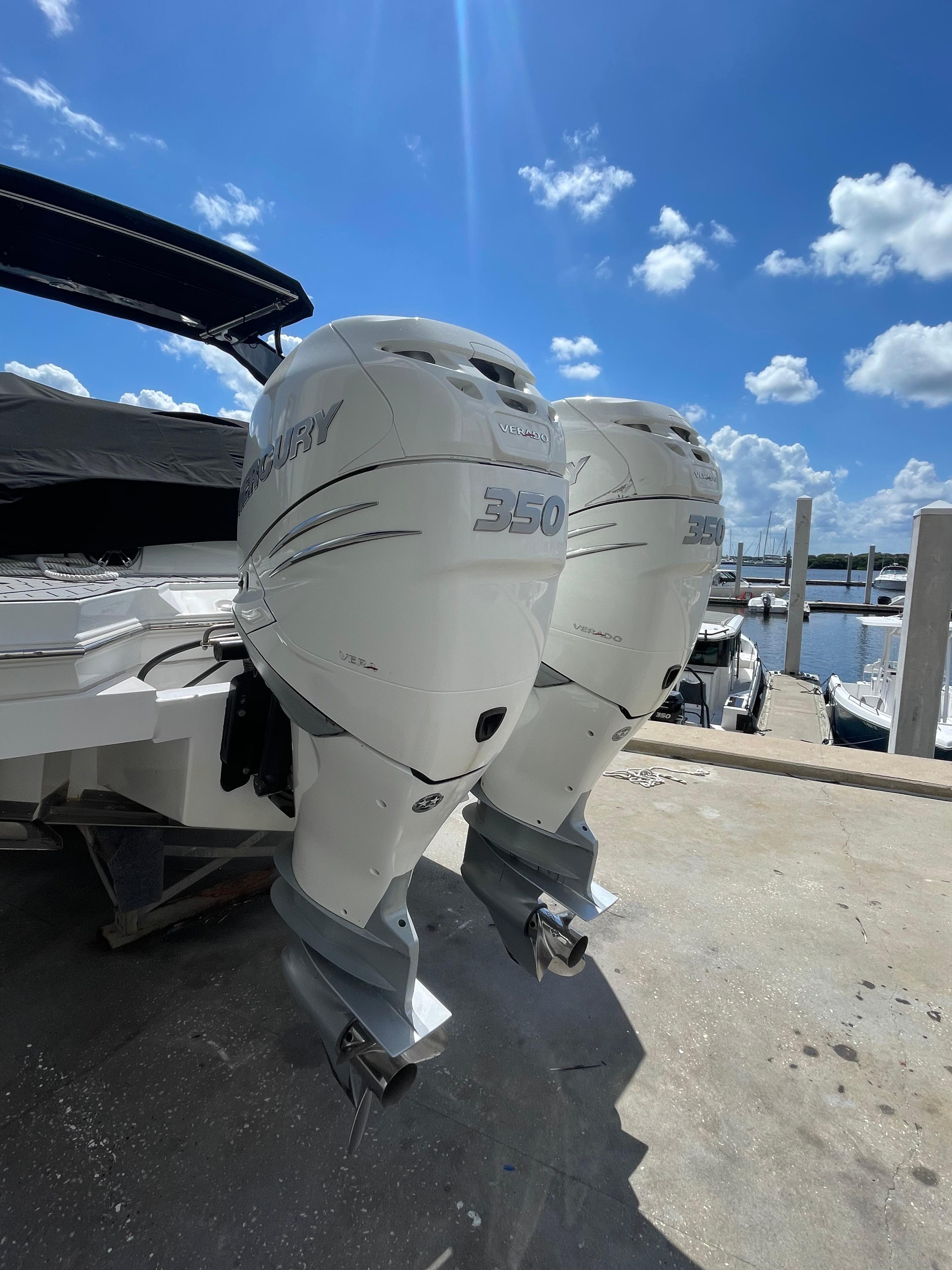 2019 Cruisers 338 ob