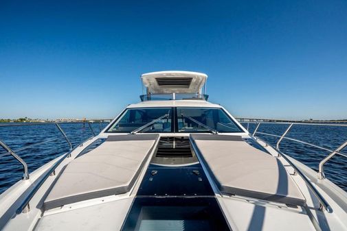 Galeon 550 Fly image