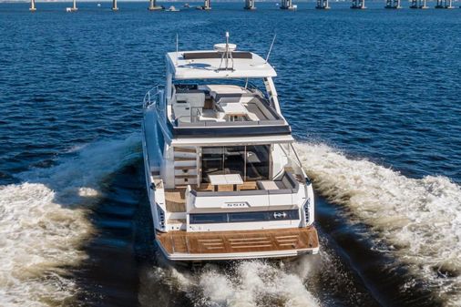 Galeon 550 Fly image