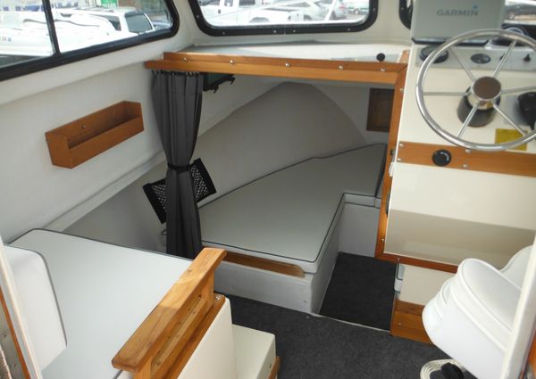 Parker 25 Sport Cabin image