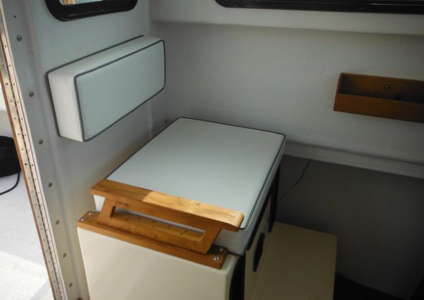 Parker 25 Sport Cabin image