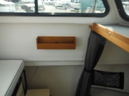 Parker 25 Sport Cabin image