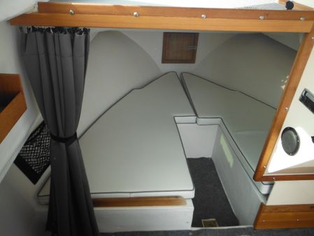 Parker 25 Sport Cabin image