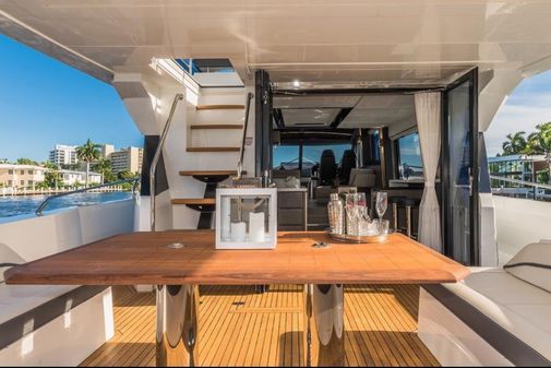 Galeon 680 Fly image