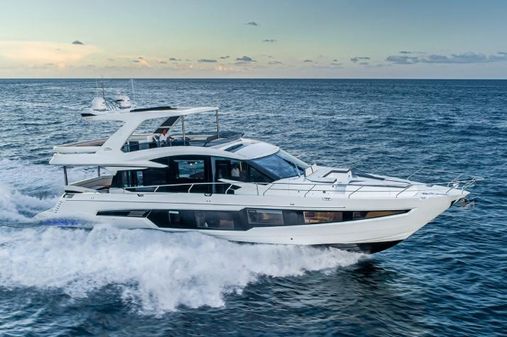 Galeon 680 Fly image