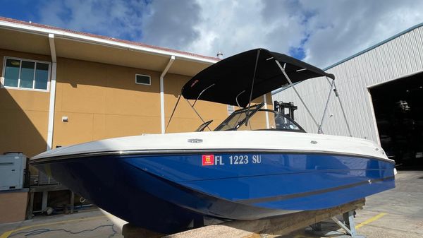 Bayliner Element E21