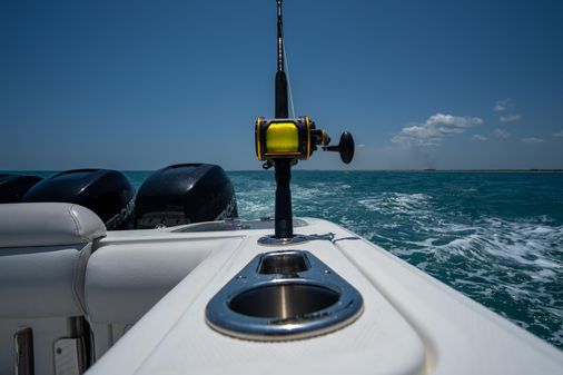 Boston-whaler 350-OUTRAGE image