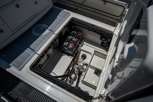 Boston-whaler 350-OUTRAGE image