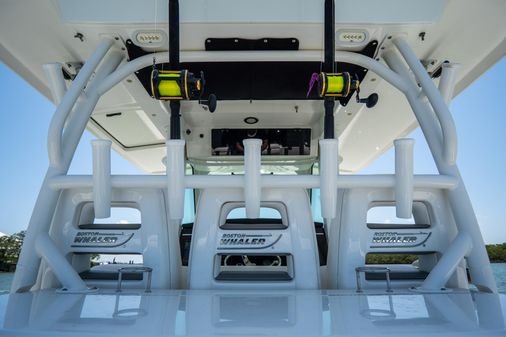 Boston-whaler 350-OUTRAGE image
