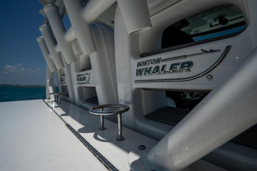 Boston-whaler 350-OUTRAGE image