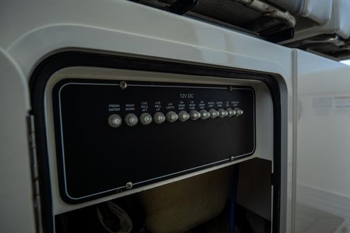 Boston-whaler 350-OUTRAGE image