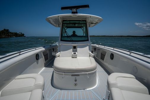 Boston-whaler 350-OUTRAGE image