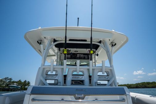 Boston-whaler 350-OUTRAGE image