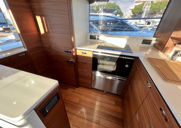 Princess Yachts S62 image