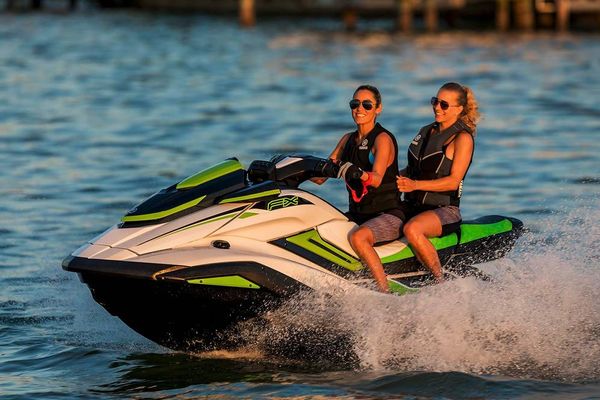 Yamaha-waverunner FX-HO - main image