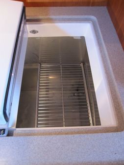 Hinckley Talaria 44 image