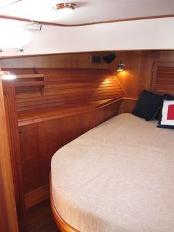 Hinckley Talaria 44 image