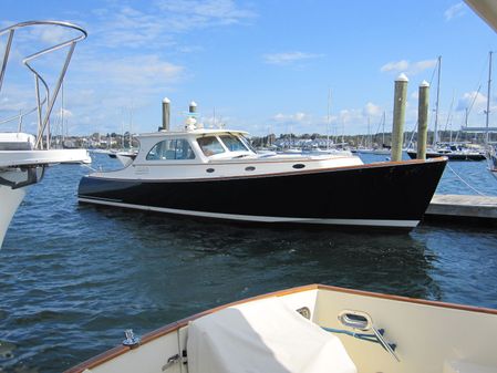 Hinckley Talaria 44 image