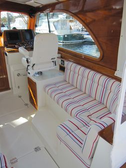 Hinckley Talaria 44 image