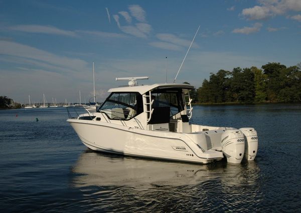 Boston Whaler 325 Conquest image