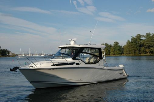 Boston Whaler 325 Conquest image