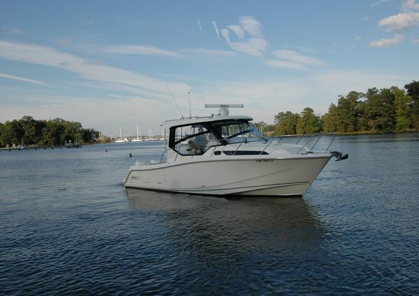 Boston Whaler 325 Conquest image