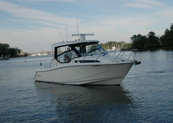 Boston Whaler 325 Conquest image