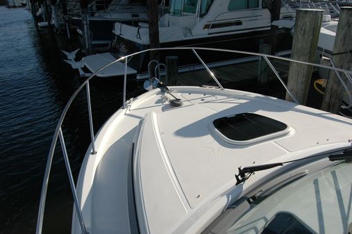 Boston Whaler 325 Conquest image