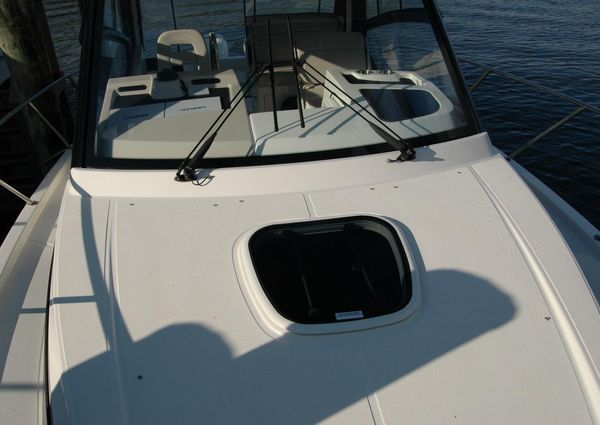 Boston Whaler 325 Conquest image