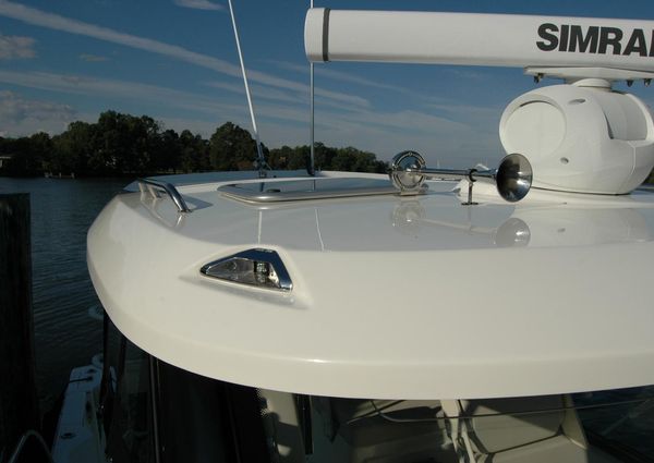 Boston Whaler 325 Conquest image