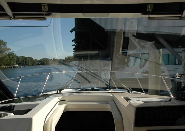 Boston Whaler 325 Conquest image