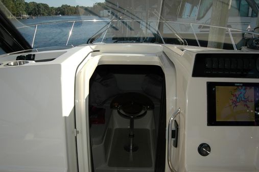 Boston Whaler 325 Conquest image