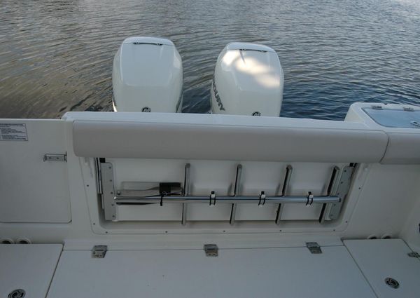 Boston Whaler 325 Conquest image