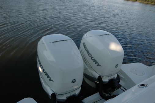 Boston Whaler 325 Conquest image